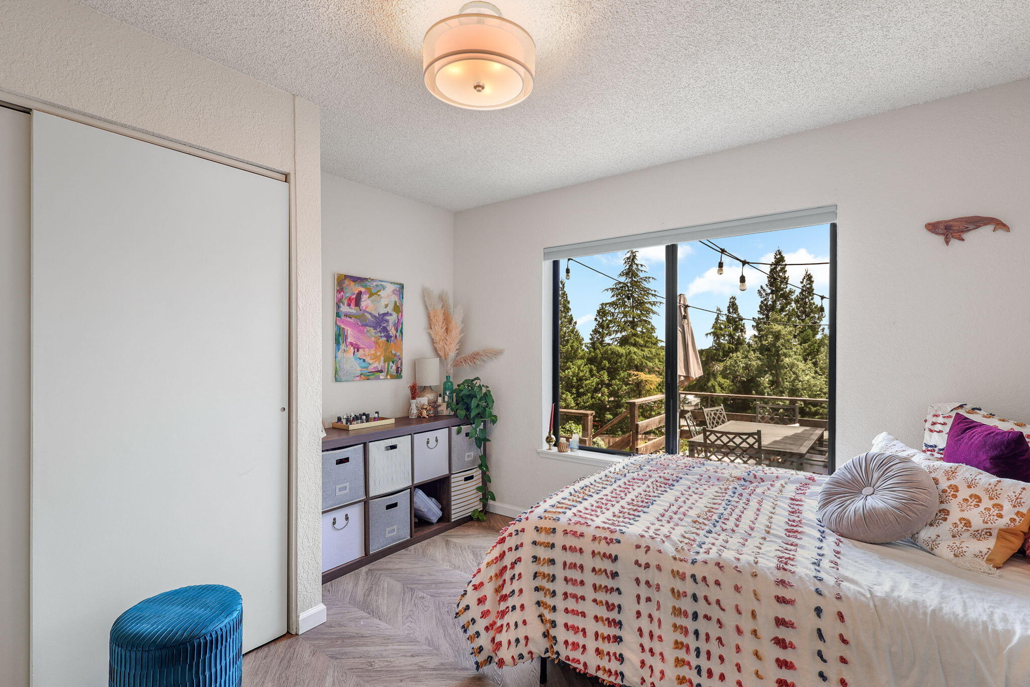 3718 Cal Ore Drive Redding, CA 96001 - Photo 18 of 28 a bedroom with a bed and a window