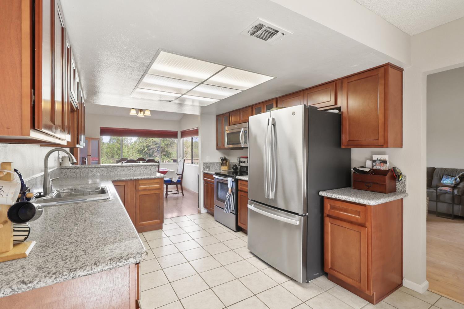 2544 Rio Bravo Circle Sacramento, CA 95826 - Photo 17 of 45