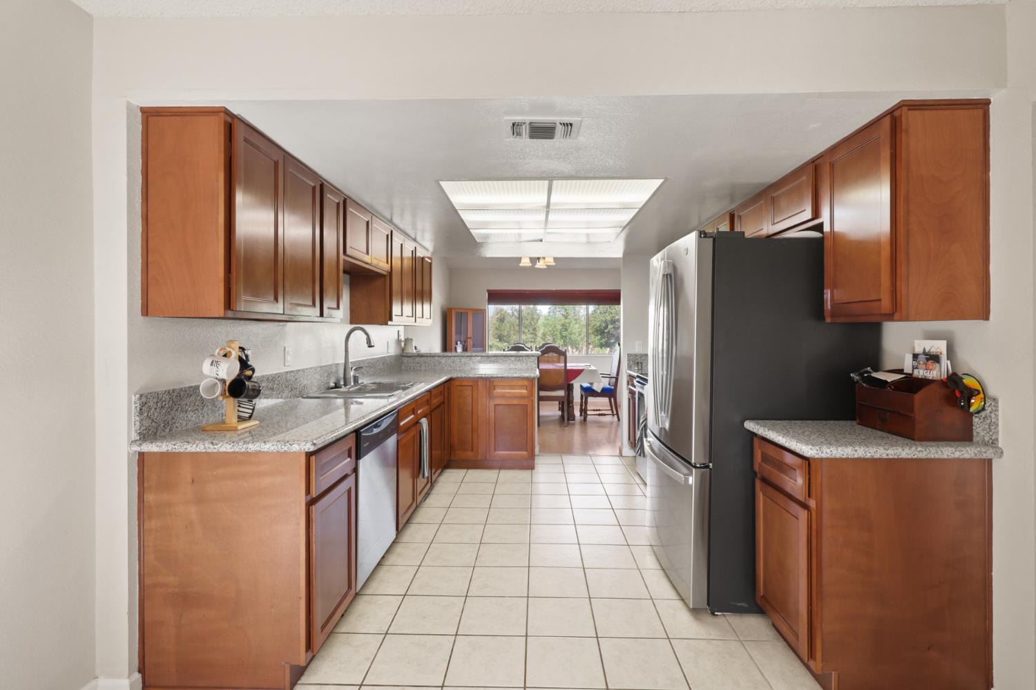 2544 Rio Bravo Circle Sacramento, CA 95826 - Photo 18 of 45