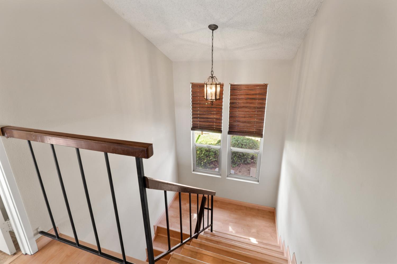 2544 Rio Bravo Circle Sacramento, CA 95826 - Photo 4 of 45