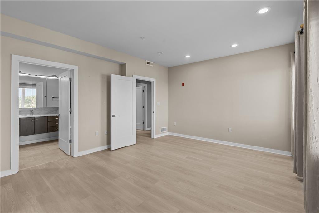 1825 Arcena Street, Unit 3 Pittsburgh, PA 15219 - Photo 18 of 31 a view of an empty room