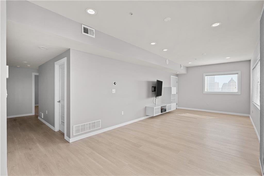 1825 Arcena Street, Unit 3 Pittsburgh, PA 15219 - Photo 5 of 31 a view of an empty room