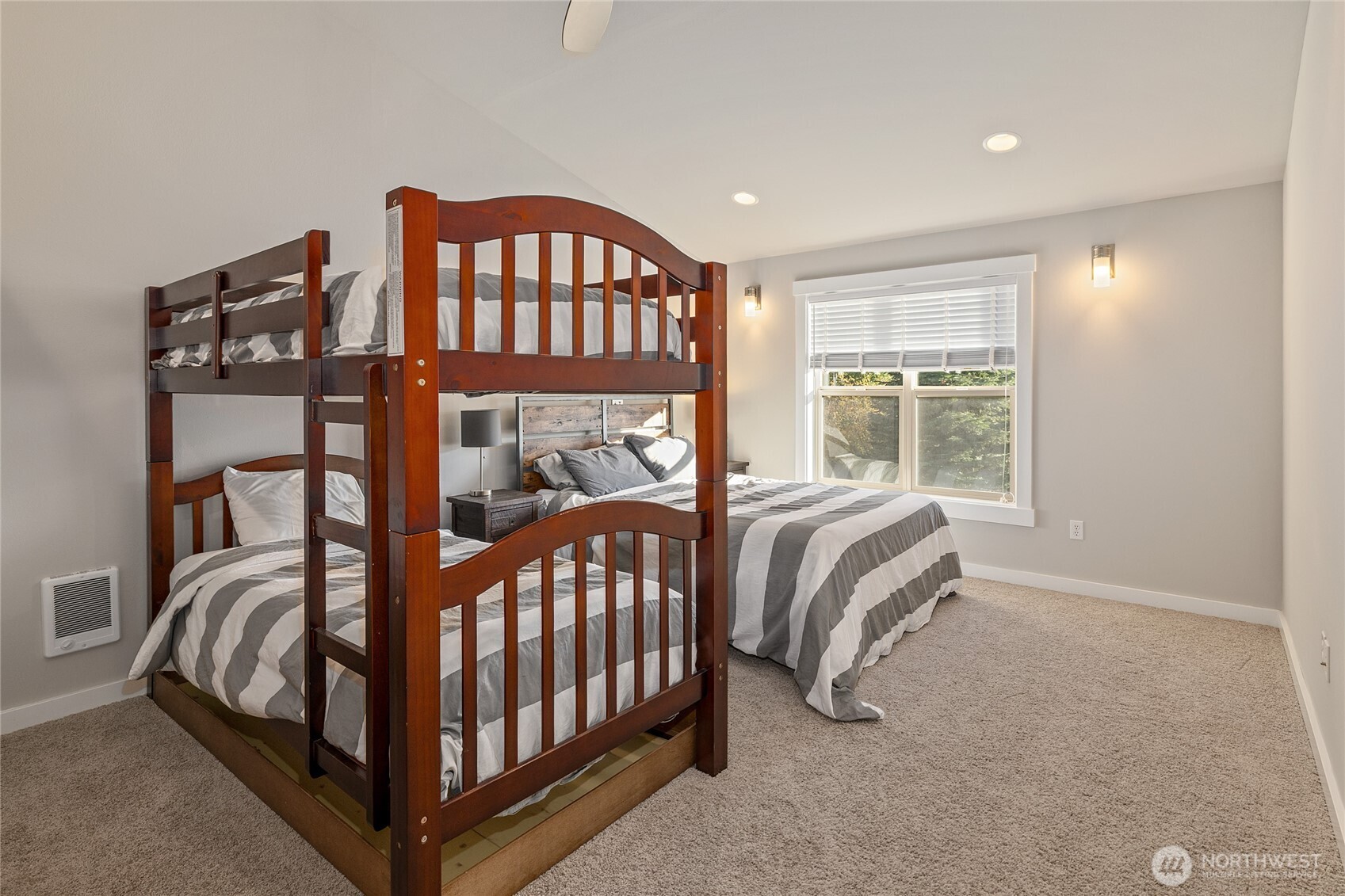 1840 Morgan Creek Road Ronald, WA 98940 - Photo 13 of 33 a bedroom with a bed and a window