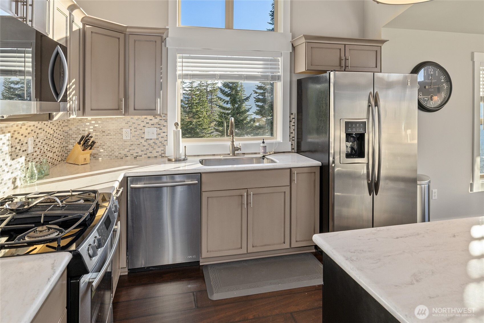 1840 Morgan Creek Road Ronald, WA 98940 - Photo 21 of 33 a kitchen with stainless steel appliances granite countertop a sink stove and refrigerator