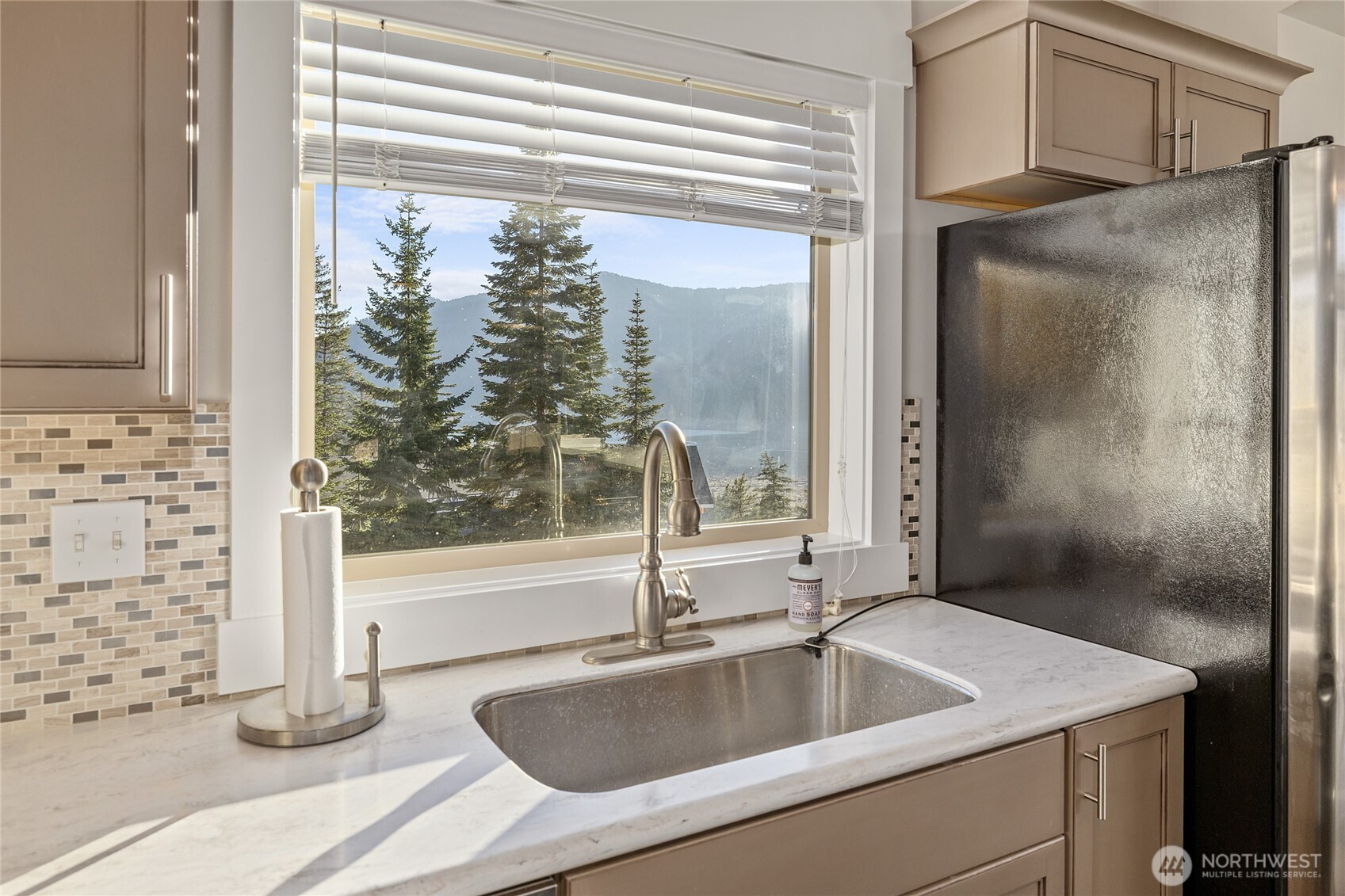 1840 Morgan Creek Road Ronald, WA 98940 - Photo 27 of 33 a bathroom with a granite countertop sink and a mirror