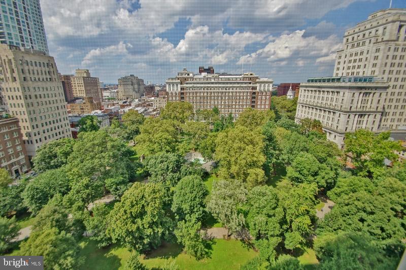 604 South Washington Square, Unit 2606 Philadelphia, PA 19106 - Photo 35 of 37 a view of a city that has tall buildings