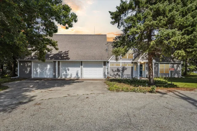 $1,250,000 | 11670 North Lakeview Drive, Edgerton, WI 53534