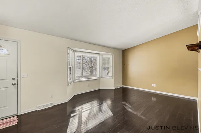 $419,900 | 2155 Aaronsway Court Northeast, Belmont, MI 49306