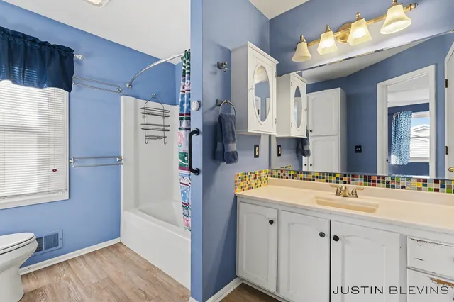 $419,900 | 2155 Aaronsway Court Northeast, Belmont, MI 49306