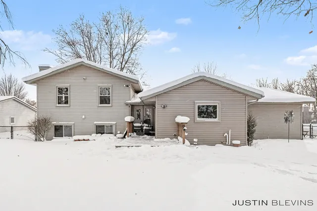 $419,900 | 2155 Aaronsway Court Northeast, Belmont, MI 49306