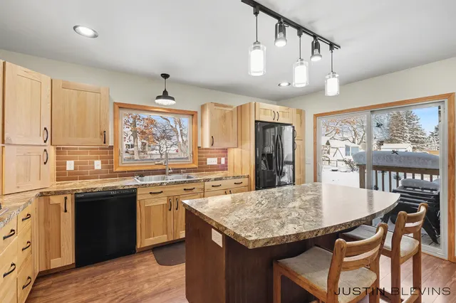 $419,900 | 2155 Aaronsway Court Northeast, Belmont, MI 49306