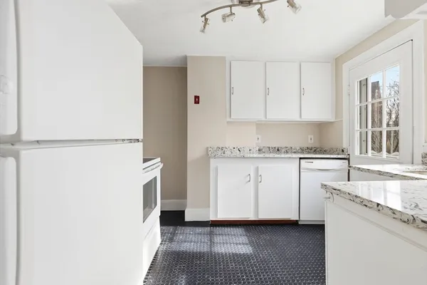 $3,100 | 18-20 Payne Road, Unit 20, Newton, MA 02461