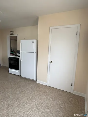 $1,600 | 32 Ledyard Avenue, Unit 2, Groton, CT 06340