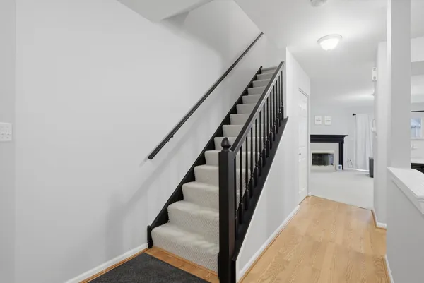$315,000 | 1939 Grove Avenue, Schaumburg, IL 60193