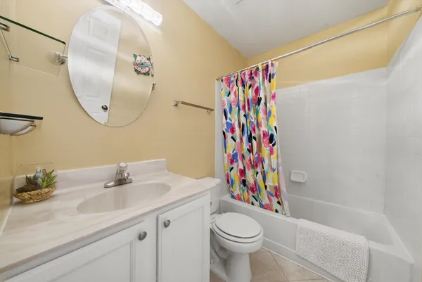 $315,000 | 1939 Grove Avenue, Schaumburg, IL 60193