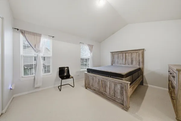 $315,000 | 1939 Grove Avenue, Schaumburg, IL 60193