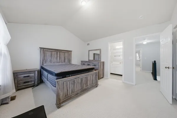 $315,000 | 1939 Grove Avenue, Schaumburg, IL 60193