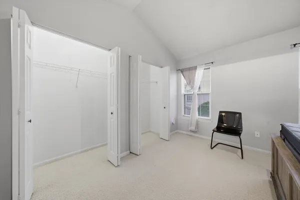 $315,000 | 1939 Grove Avenue, Schaumburg, IL 60193