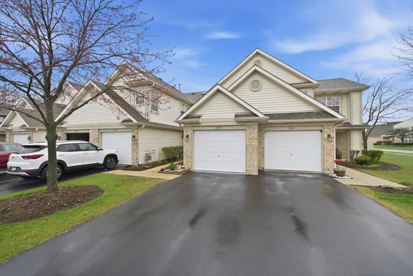 $315,000 | 1939 Grove Avenue, Schaumburg, IL 60193