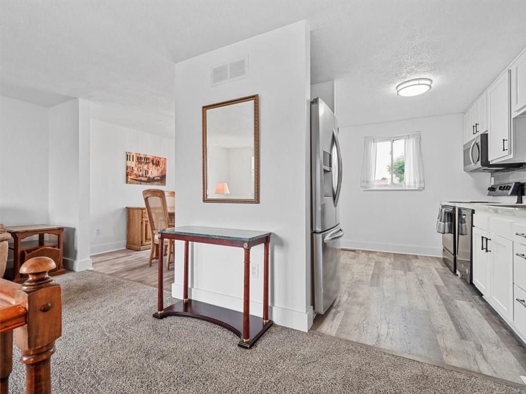 182 Old Ridge Road Coraopolis, PA 15108 - Photo 12 of 29 Gallery Image 12