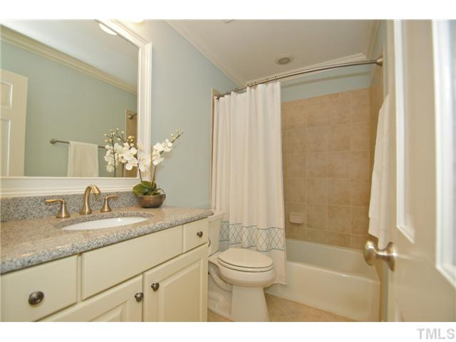 8104 Calais Court Raleigh, NC 27613 - Photo 15 of 25 Bathroom