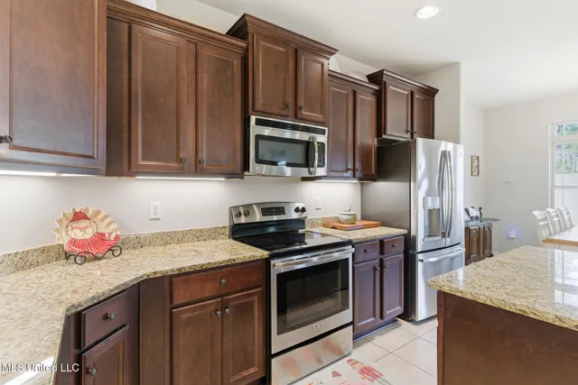 $419,999 | 26 East Yellowstone Road, Hattiesburg, MS 39402