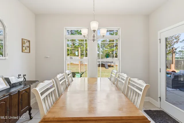 $419,999 | 26 East Yellowstone Road, Hattiesburg, MS 39402