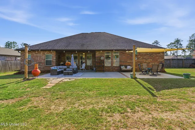 $419,999 | 26 East Yellowstone Road, Hattiesburg, MS 39402