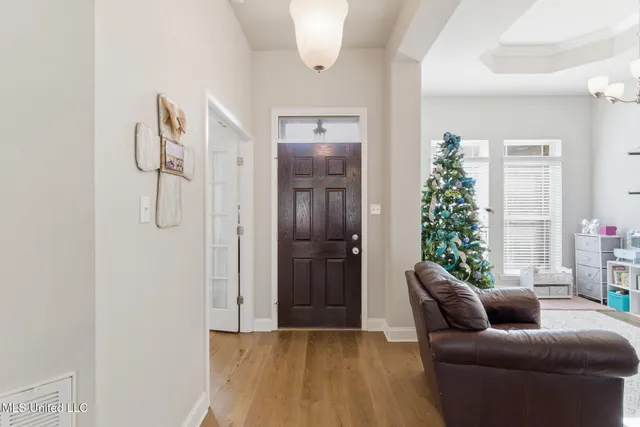 $419,999 | 26 East Yellowstone Road, Hattiesburg, MS 39402