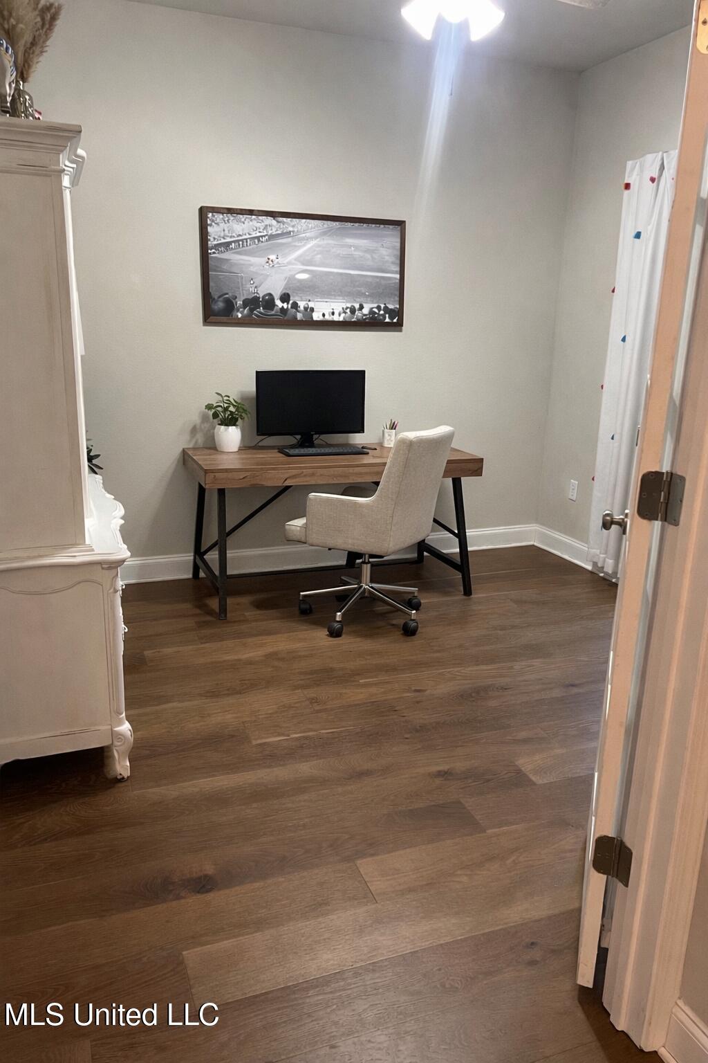 26 East Yellowstone Road Hattiesburg, MS 39402 - Photo 7 of 42 260FA7B6-B2FC-4AB1-8150-4D6F48260AAE