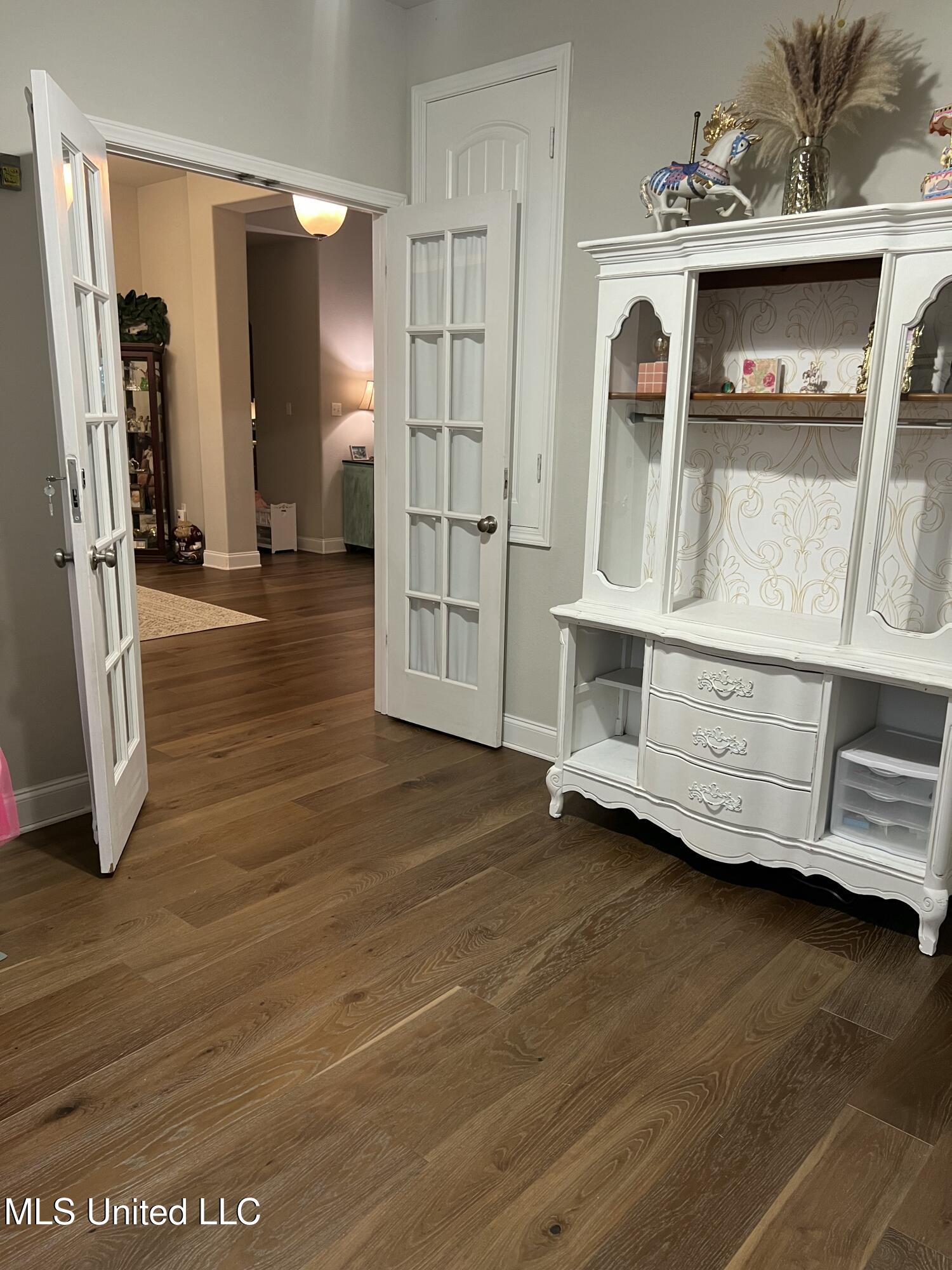 26 East Yellowstone Road Hattiesburg, MS 39402 - Photo 8 of 42 IMG_4939