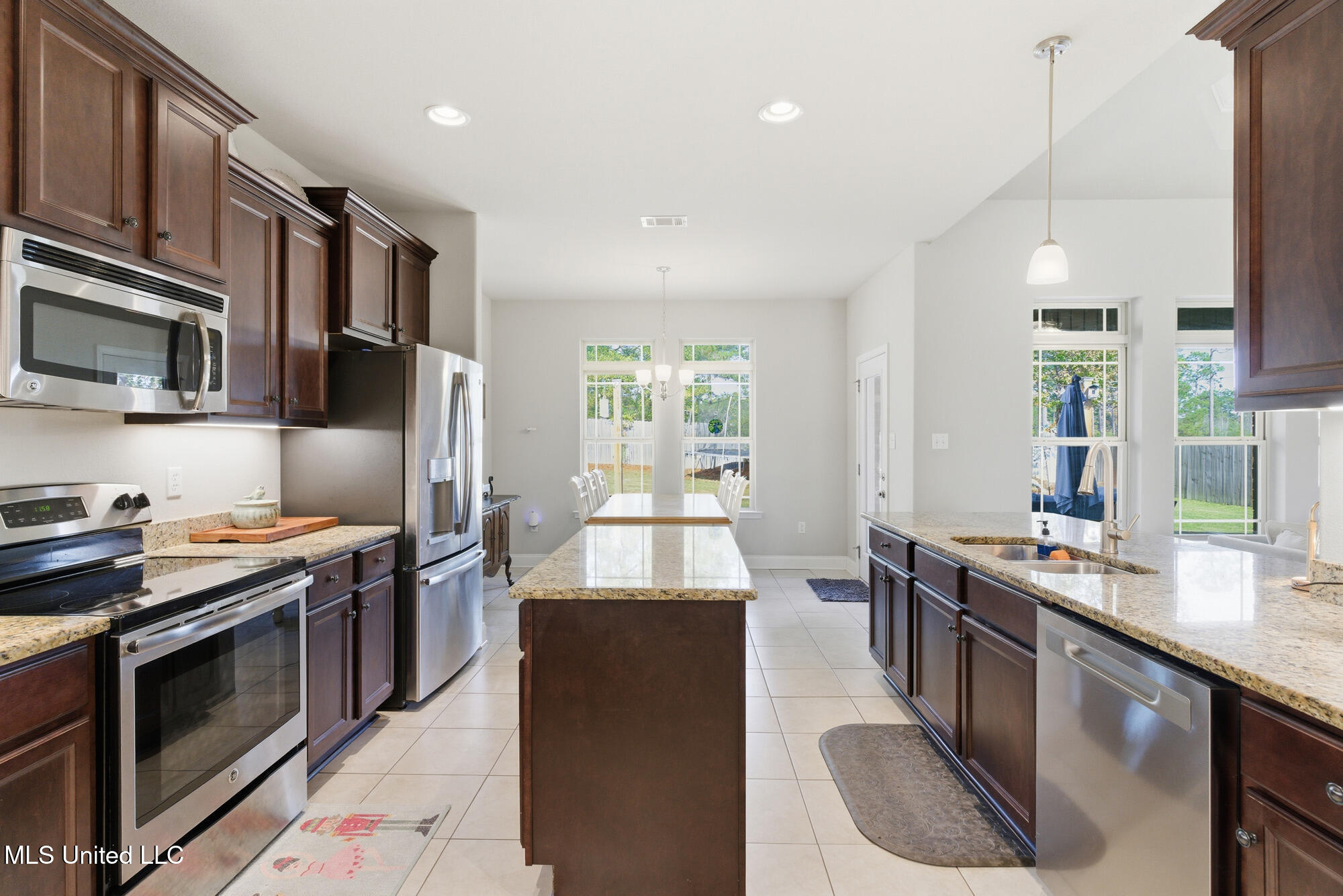 26 East Yellowstone Road Hattiesburg, MS 39402 - Photo 10 of 42 21_dsc01178