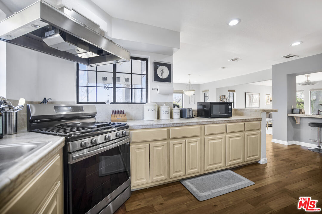 34315 Lancaster Road Lancaster, CA 93536 - Photo 10 of 43