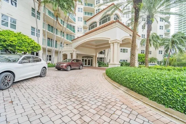 $4,300 | 20000 East Country Club Drive, Unit 409, Aventura, FL 33180