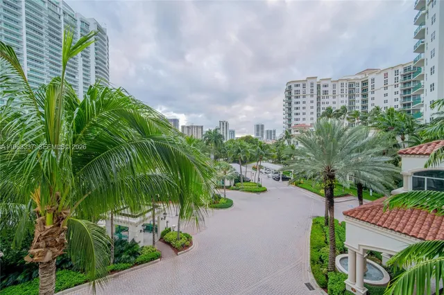 $4,300 | 20000 East Country Club Drive, Unit 409, Aventura, FL 33180
