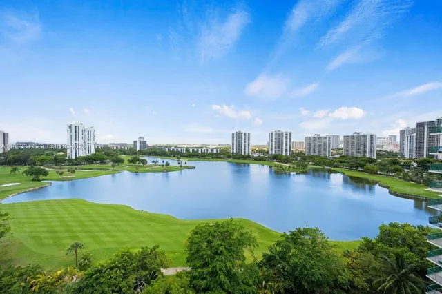 $4,300 | 20000 East Country Club Drive, Unit 409, Aventura, FL 33180