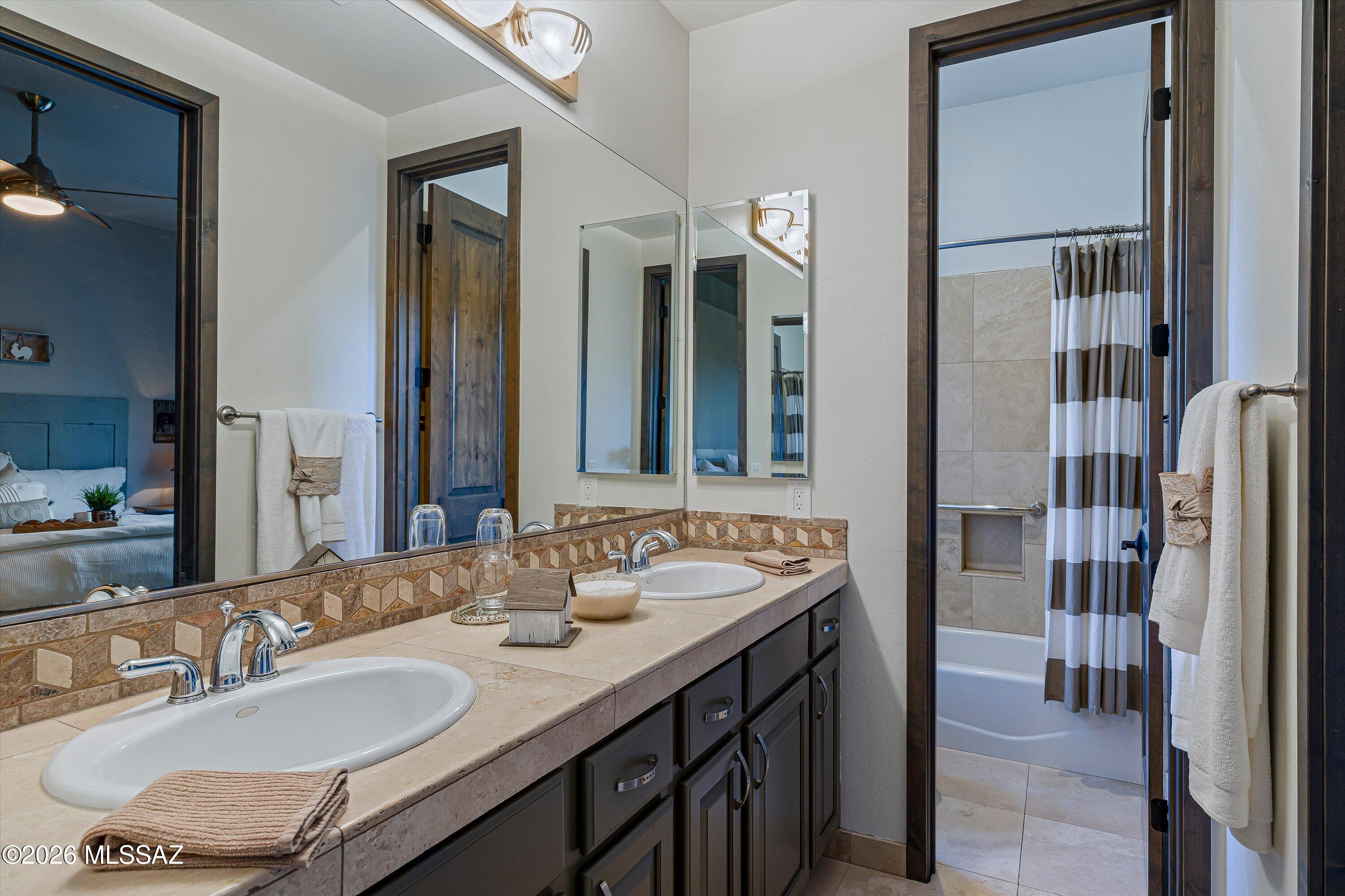 15236 East Two Bar Z Ranch Place Vail, AZ 85641 - Photo 36 of 49 Jack & Jill Bath