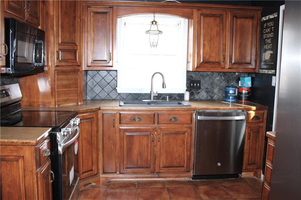 2003 South Elm Street Pittsburg, KS 66762 - Photo 13 of 29