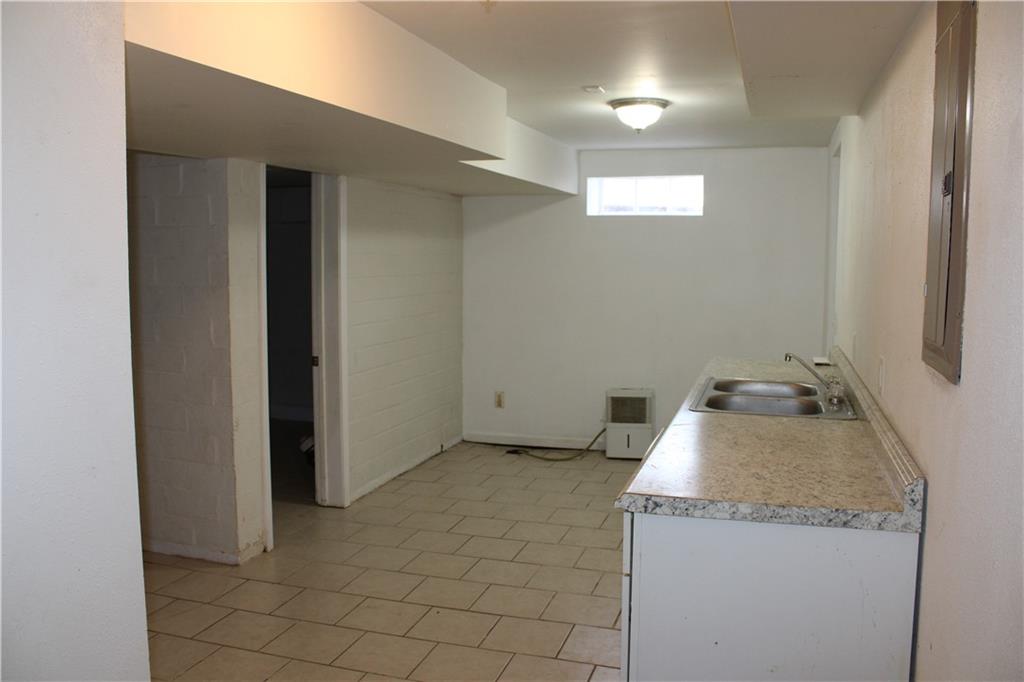 2003 South Elm Street Pittsburg, KS 66762 - Photo 22 of 29