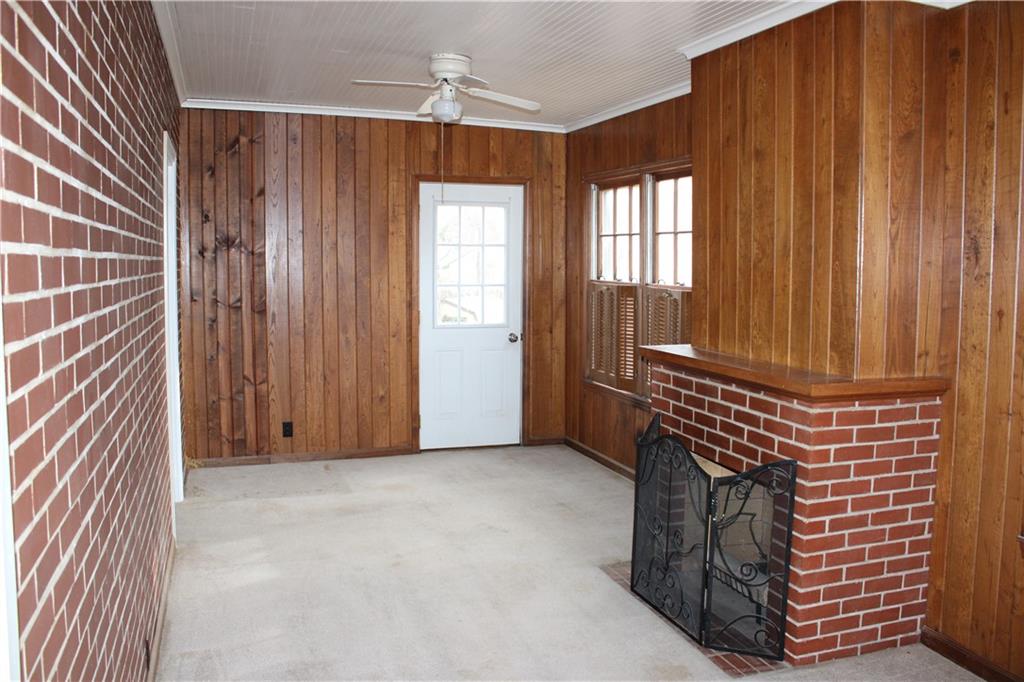 2003 South Elm Street Pittsburg, KS 66762 - Photo 9 of 29