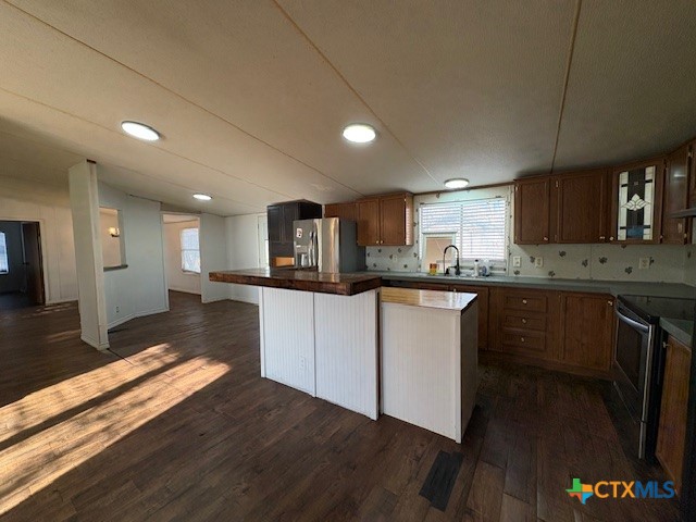 590 Lee Street Victoria, TX 77905 - Photo 11 of 30