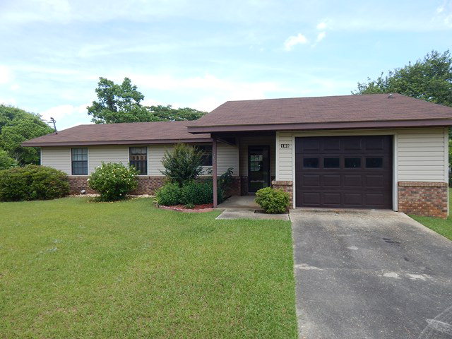 102 Woodcliff Road Dothan, AL 36303 - Photo 1 of 1 Main View