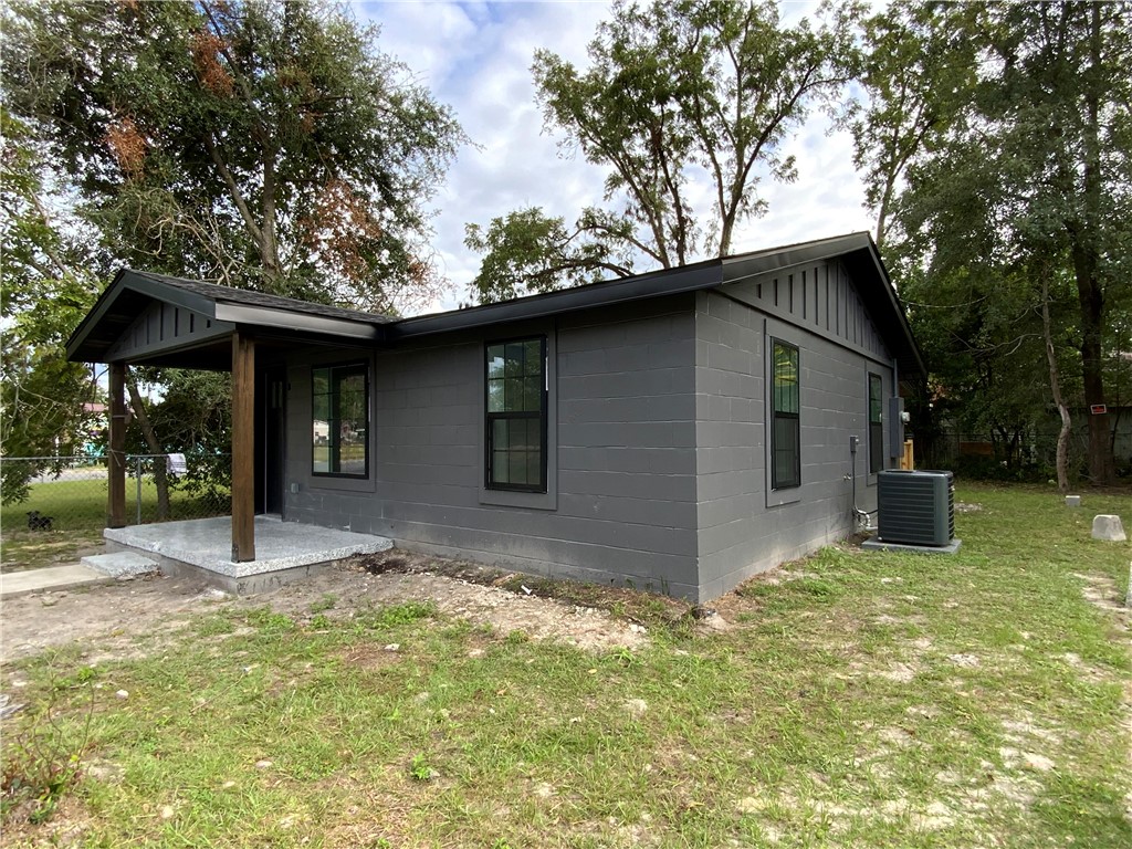 1027 Robert Street Waycross, GA 31501 - Photo 7 of 18