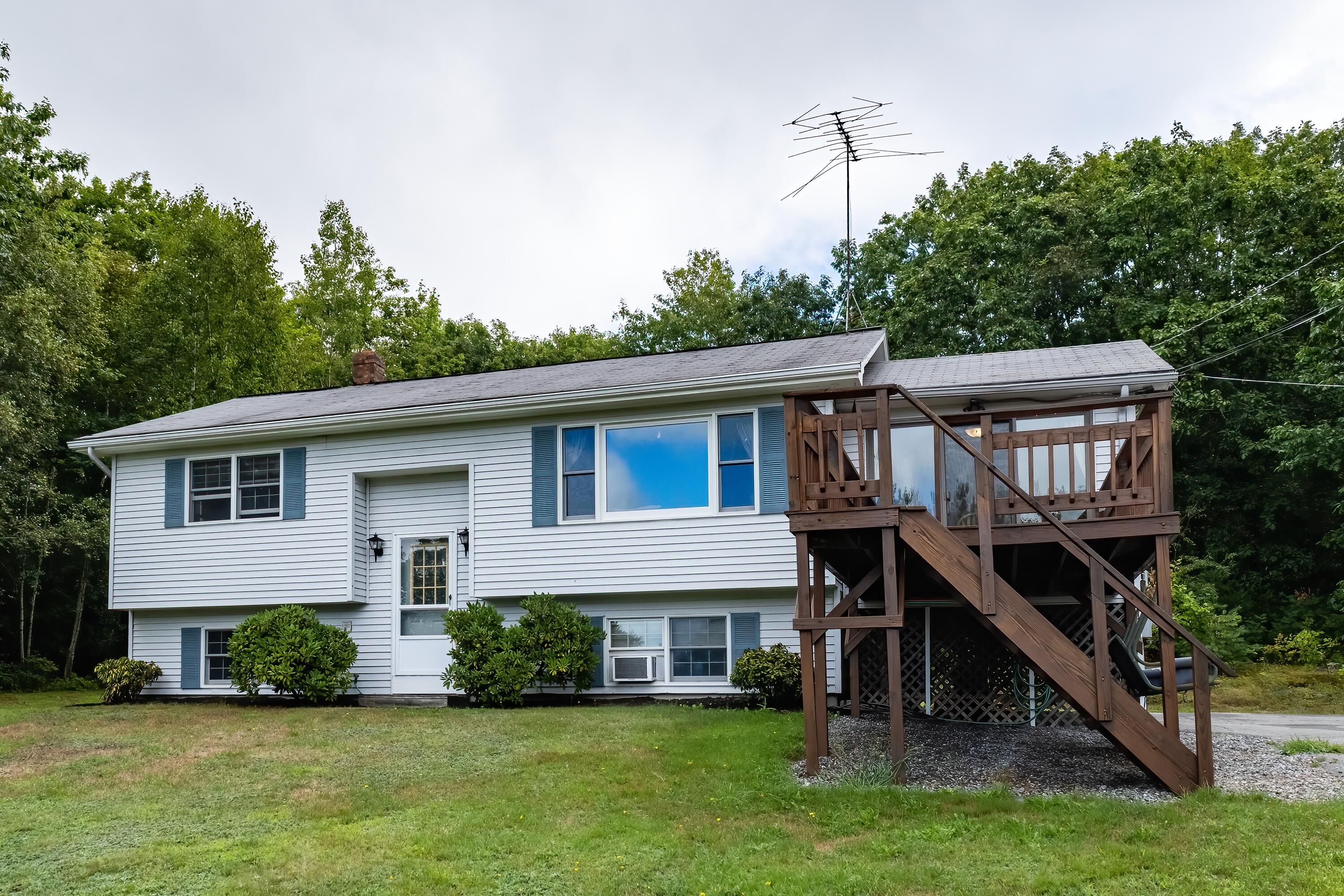 475 East Pond Road Nobleboro, ME 04555 - Photo 9 of 36 20220823_475_East_Pond_2279