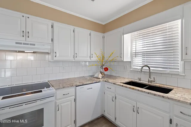 $1,199,000 | 419 40th Street, Sunset Beach, NC 28468