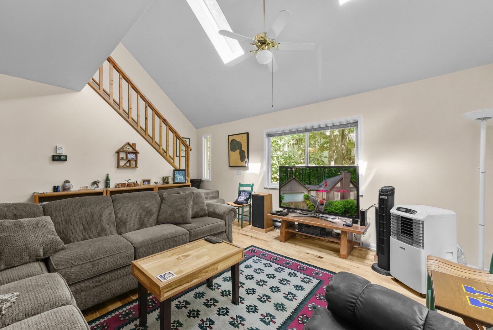 8857 High Road Roscommon, MI 48653 - Photo 14 of 50 Living Room