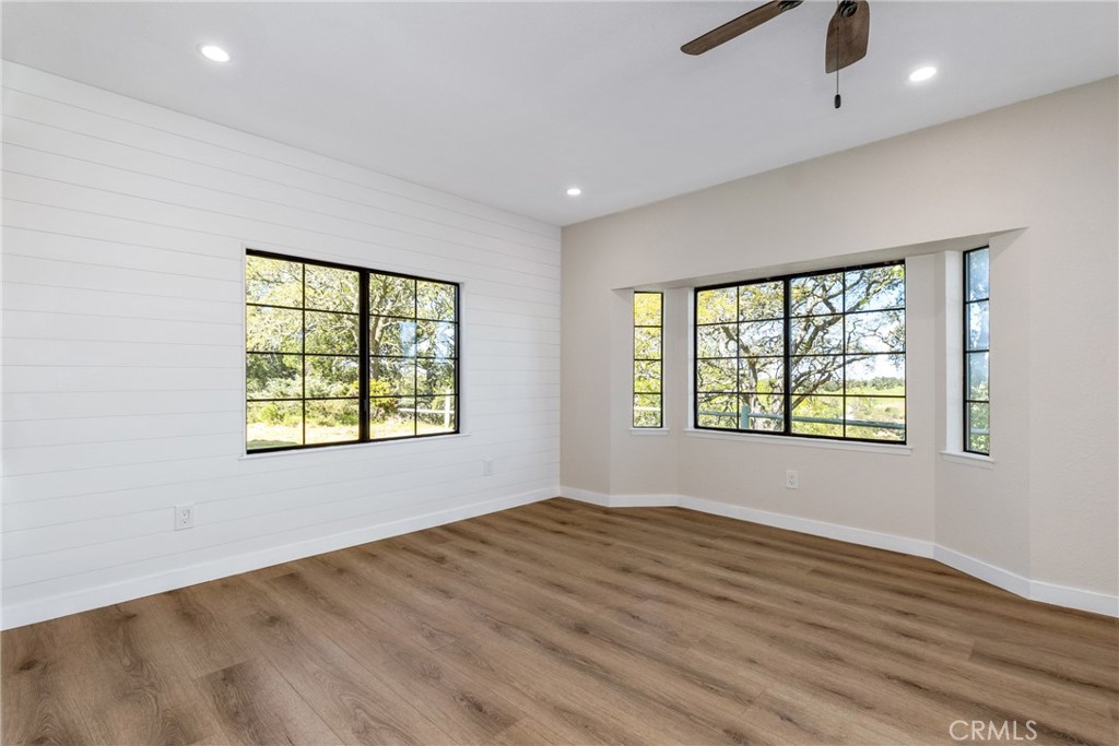 10870 Santa Ana Road Atascadero, CA 93422 - Photo 9 of 67 Original photo of living room.