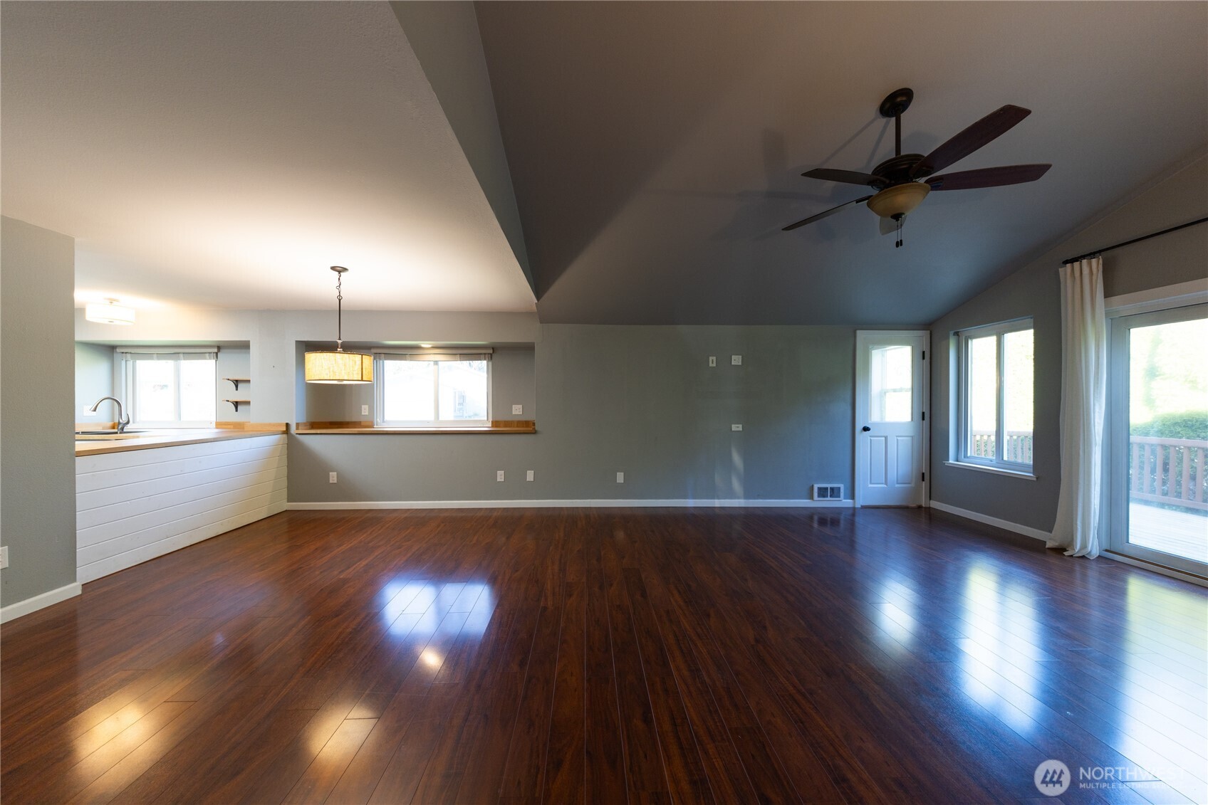 523 Kloshe Way La Conner, WA 98257 - Photo 15 of 39