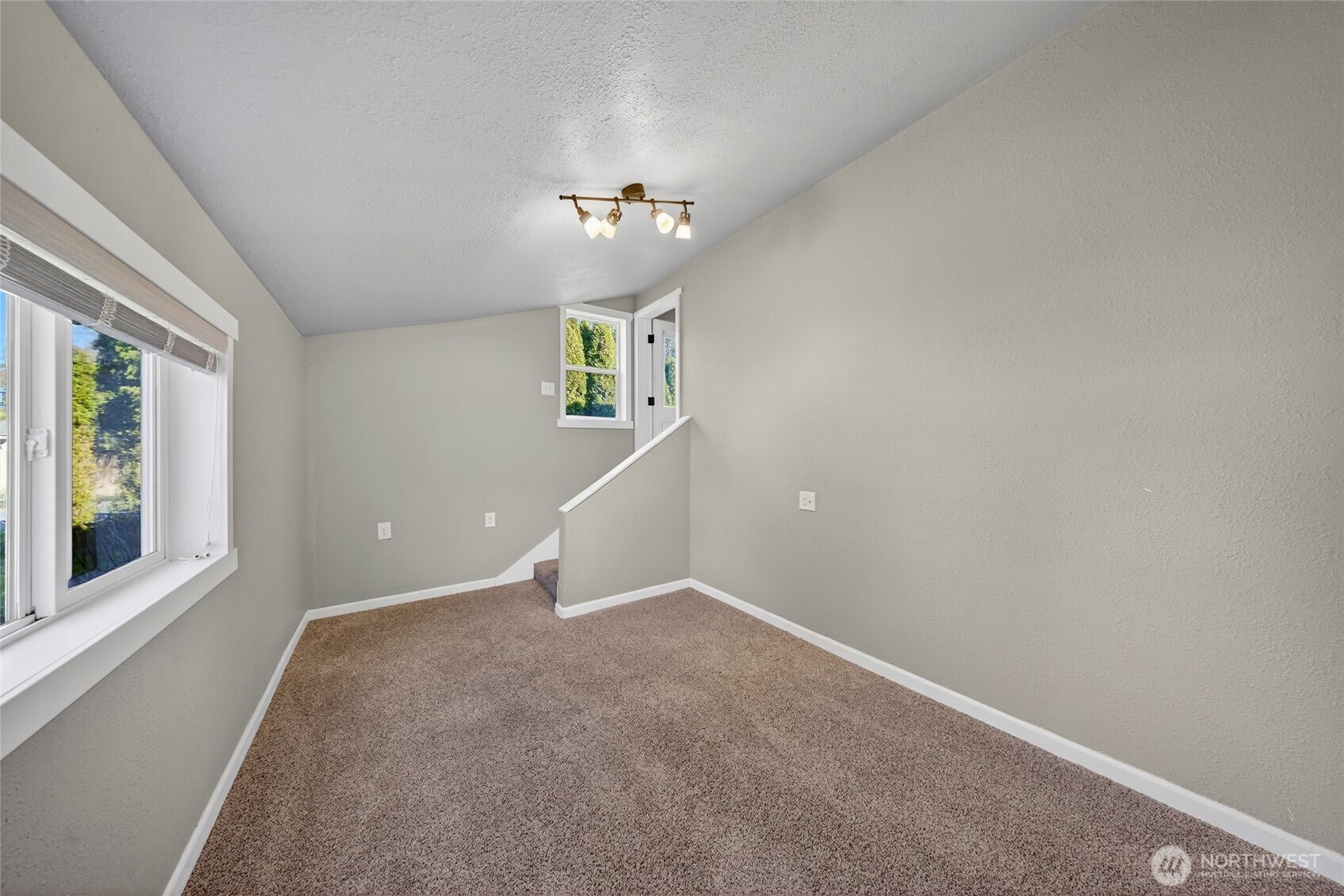 523 Kloshe Way La Conner, WA 98257 - Photo 17 of 39