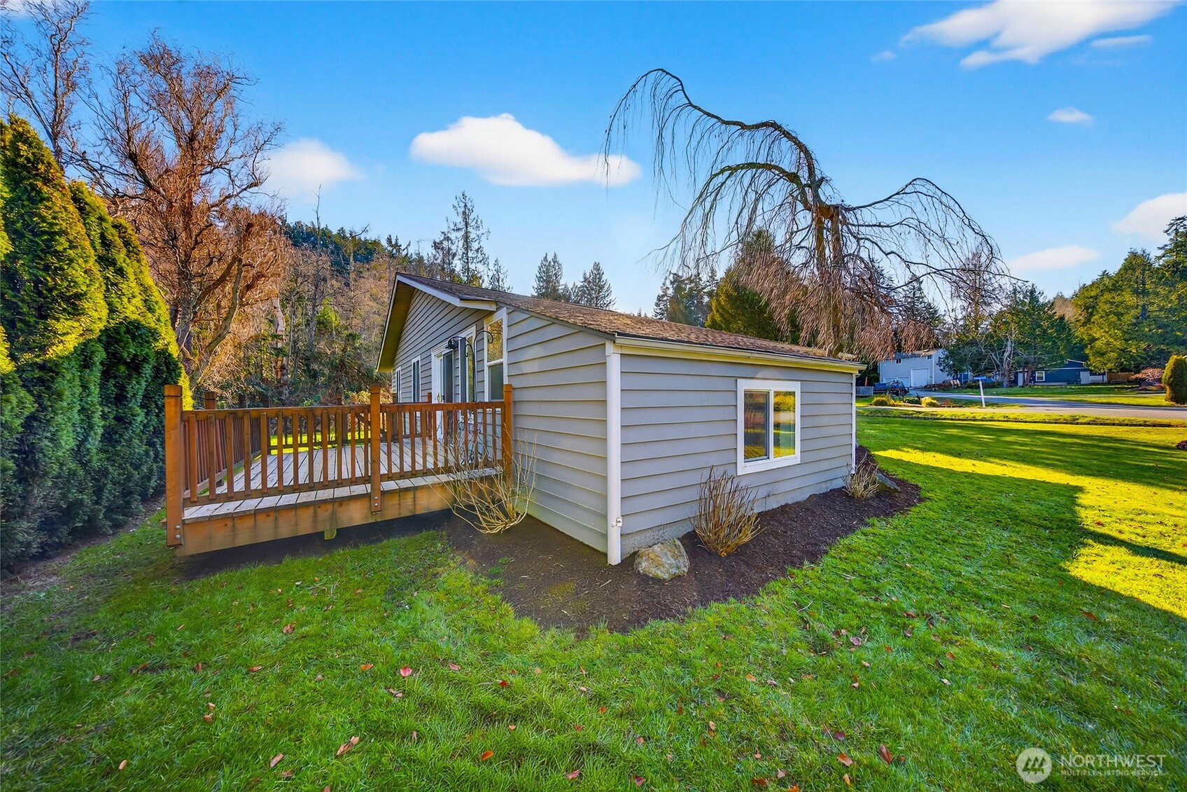 523 Kloshe Way La Conner, WA 98257 - Photo 7 of 39